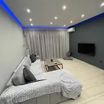 Luxury 3 Bedroom In Center Apartment