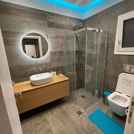 Luxury 3 Bedroom In Center Appartement Kiáton