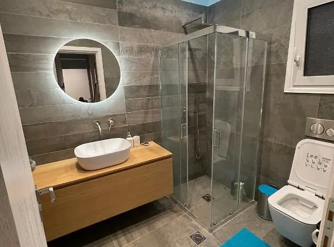 Luxury 3 Bedroom In Center Apartment Kiáton