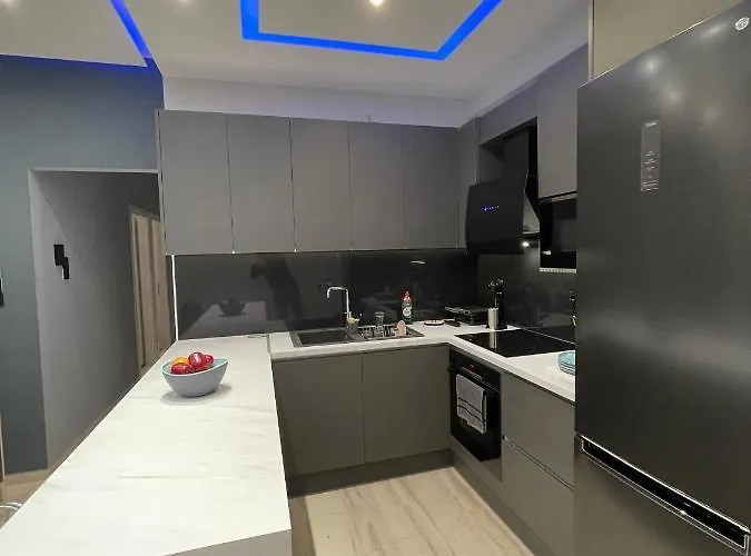 Luxury 3 Bedroom In Center Apartment Kiáton